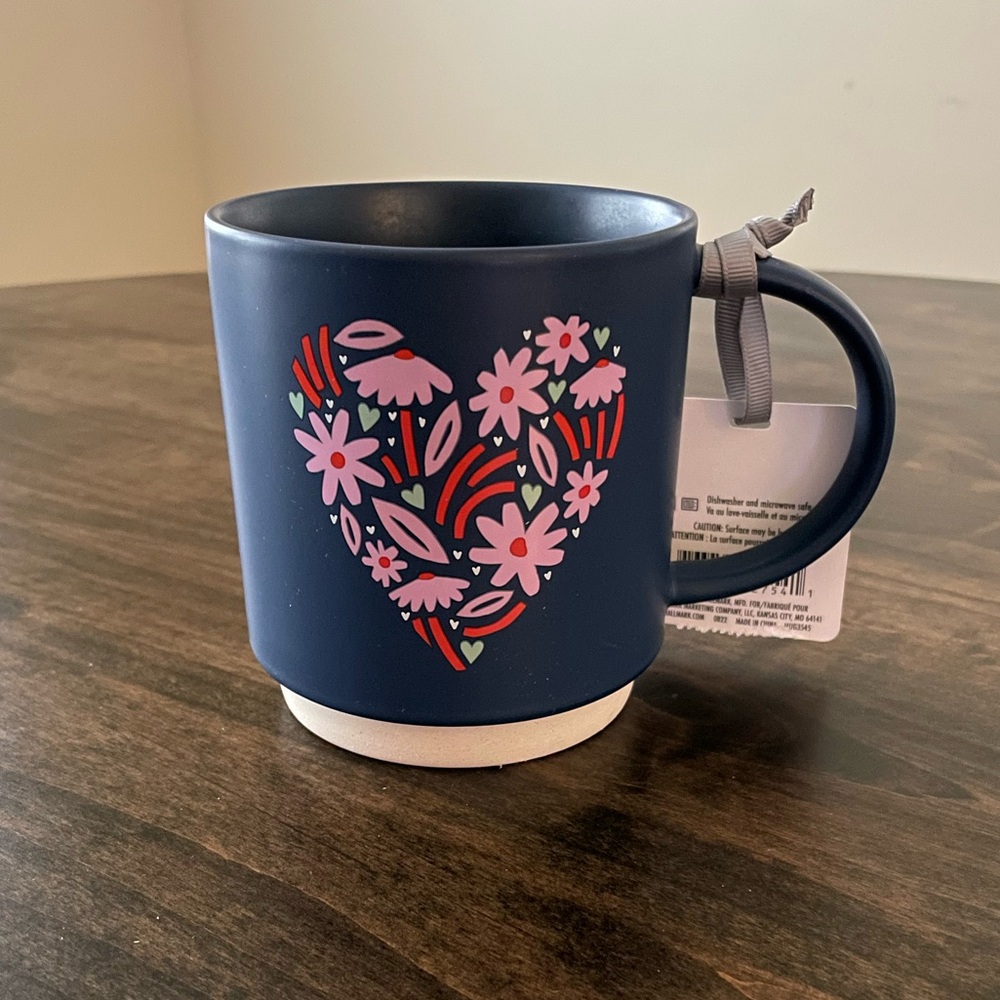 NWT Hallmark Floral Heart Mug